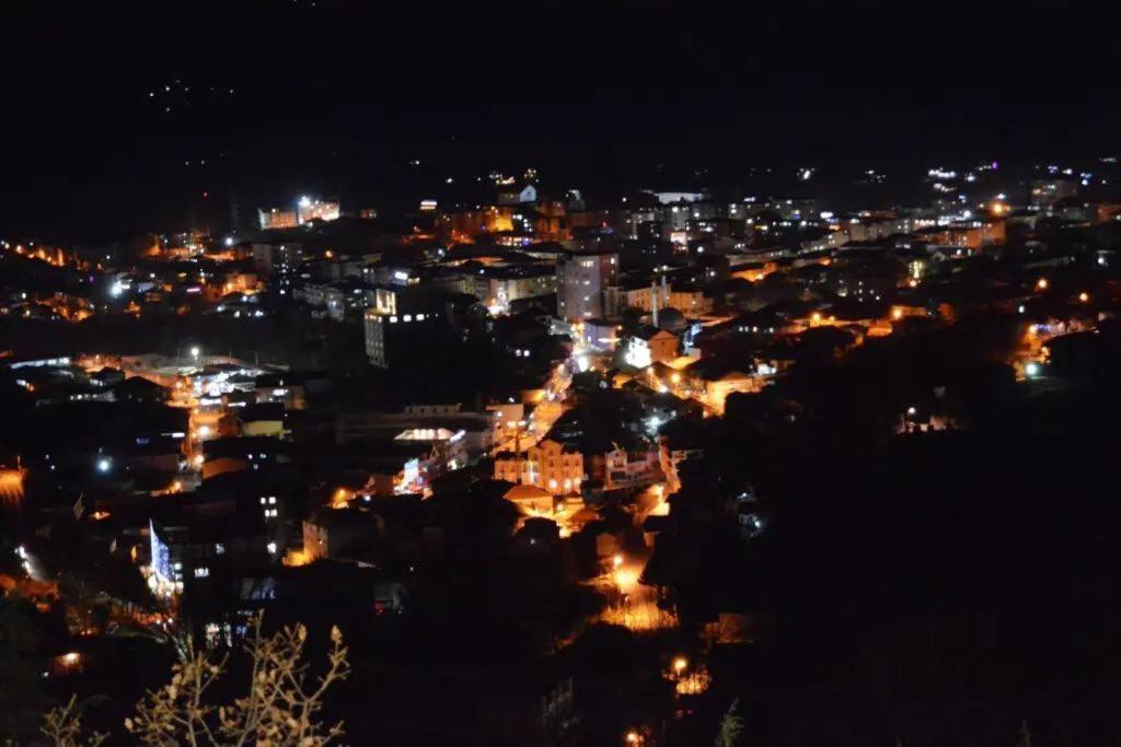 Hotel Bujtina Vrenezi à Peshkopi Extérieur photo