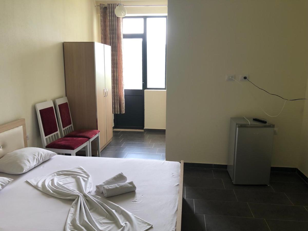 Hotel Bujtina Vrenezi à Peshkopi Extérieur photo