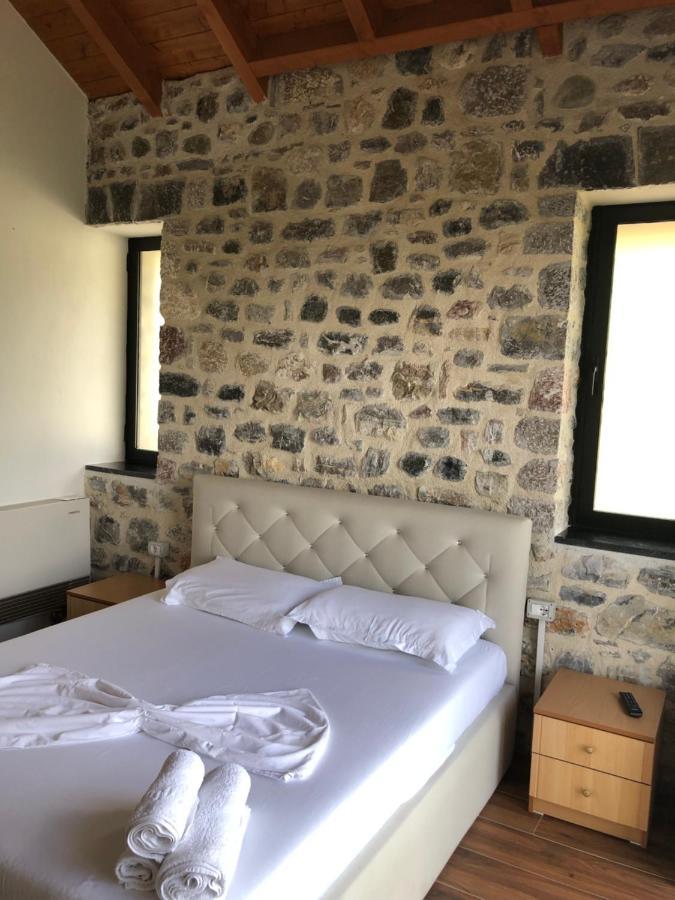 Hotel Bujtina Vrenezi à Peshkopi Extérieur photo